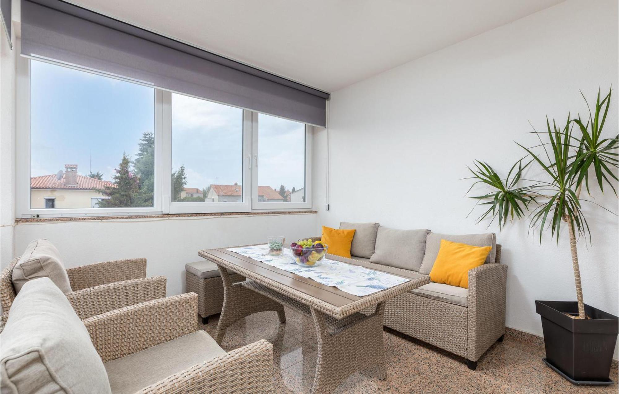 Lovely Apartment In Valbandon With Kitchen Fažana Kültér fotó