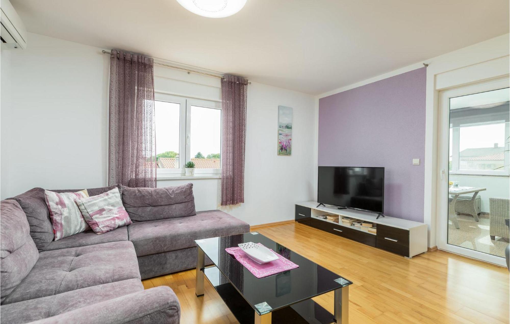 Lovely Apartment In Valbandon With Kitchen Fažana Kültér fotó