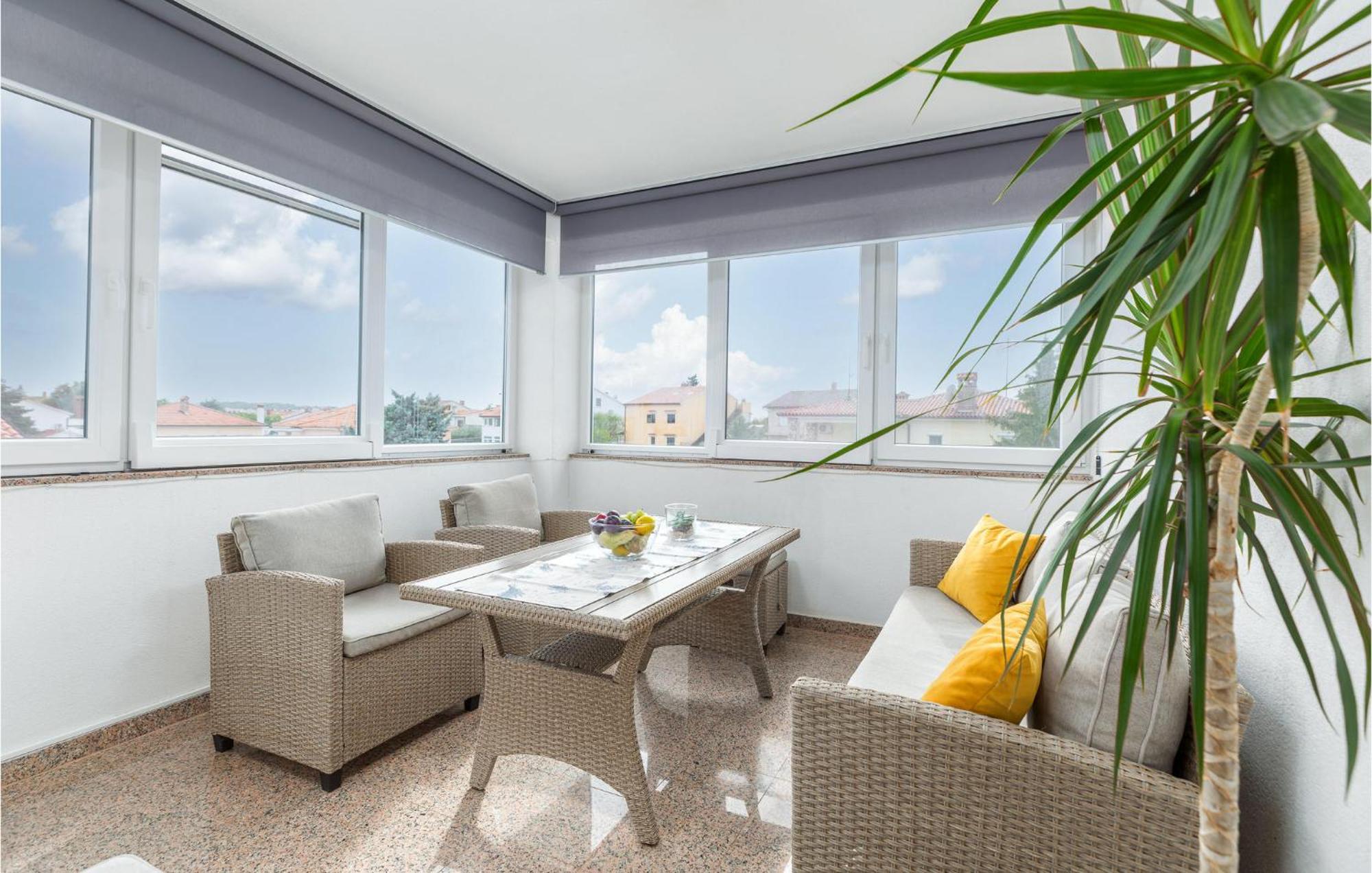 Lovely Apartment In Valbandon With Kitchen Fažana Kültér fotó